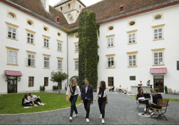 Гос школы в Австрии - 1 заведений